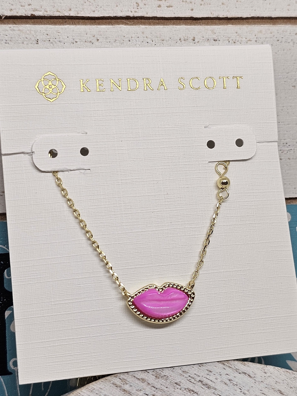 Kendra Scott Lips Gold Pendant Necklace in Hot Pink